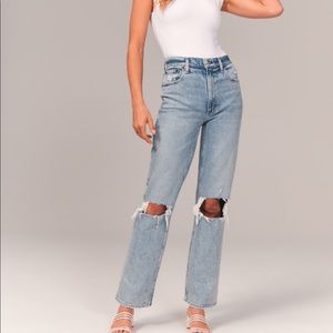 Only worn 3 times!!! AF Ultra High Rise 90s Straight Jeans